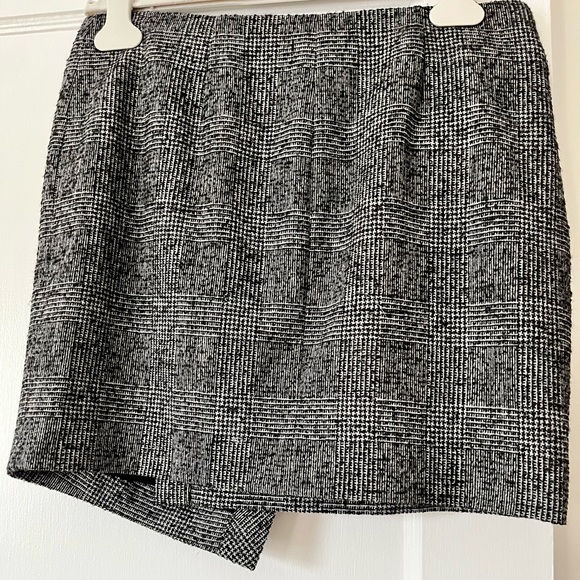 Timeless Rag&Bone tweed wrap skirt, leather closure, front pocket, pleats. - Picture 4 of 4